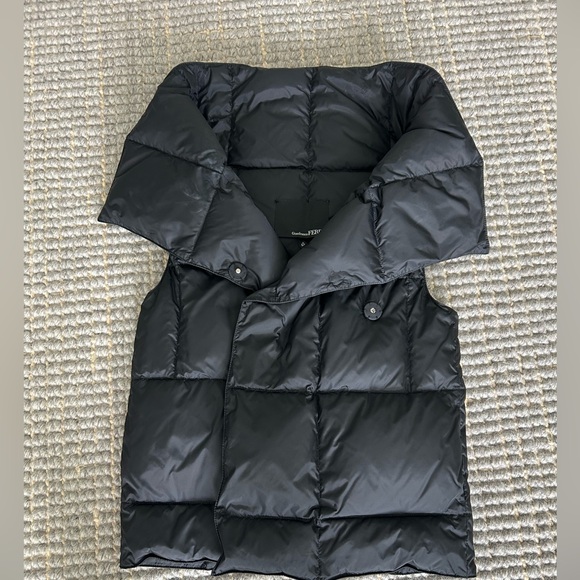 Gianfranco Ferre Black Puffer Vest - Picture 1 of 4